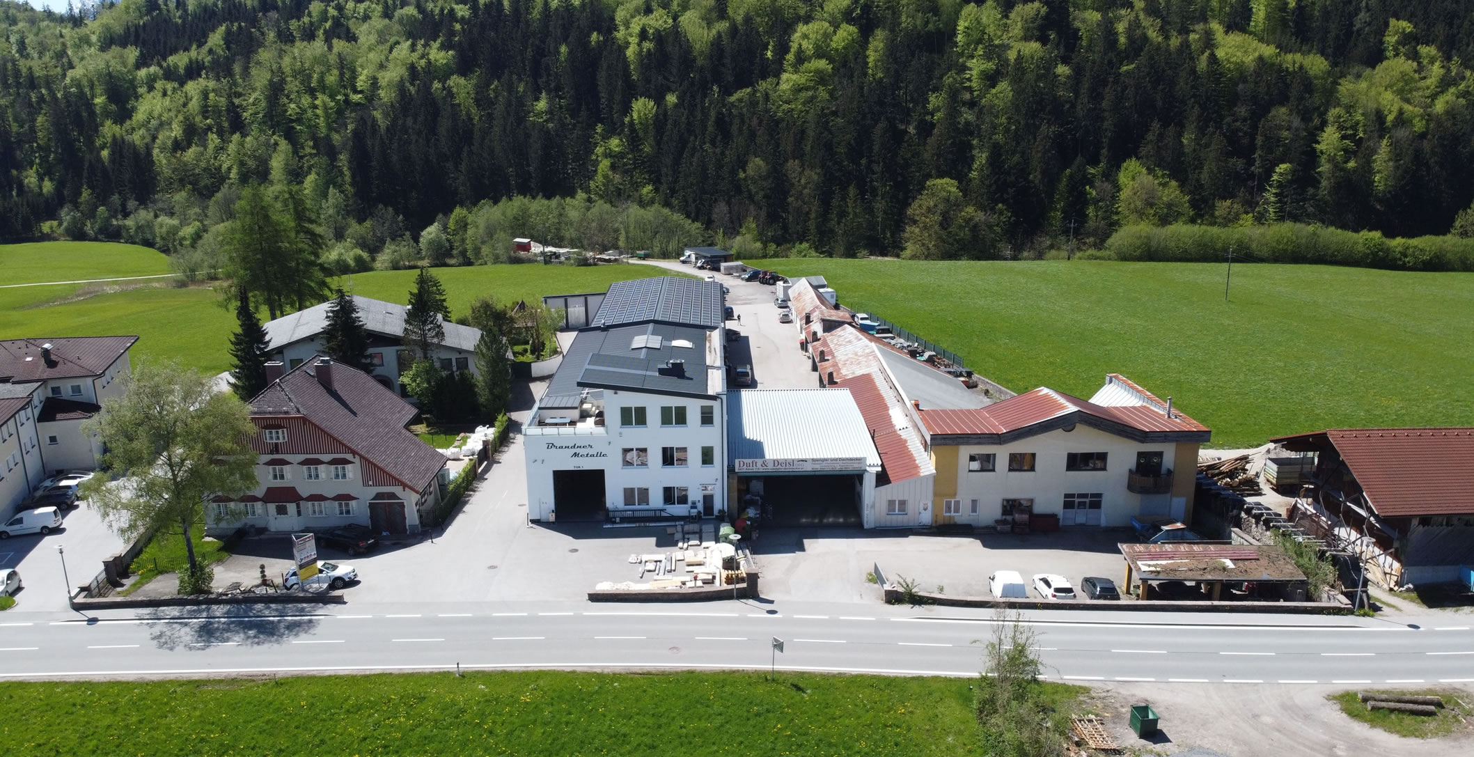 Gewerbeobjekte, Lagerhallen, Produktionshallen, Garagen, Freiplätze, Container etc. in Adnet 