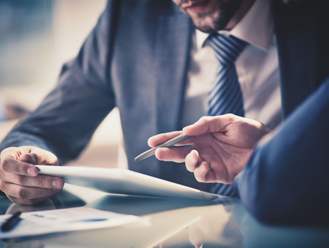 Beratung bei Immobilienkauf und Immobilienverkauf © Shutterstock