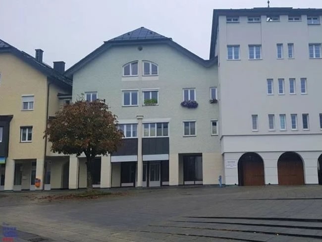 Geschäfts- und Wohnräume in Obertrum