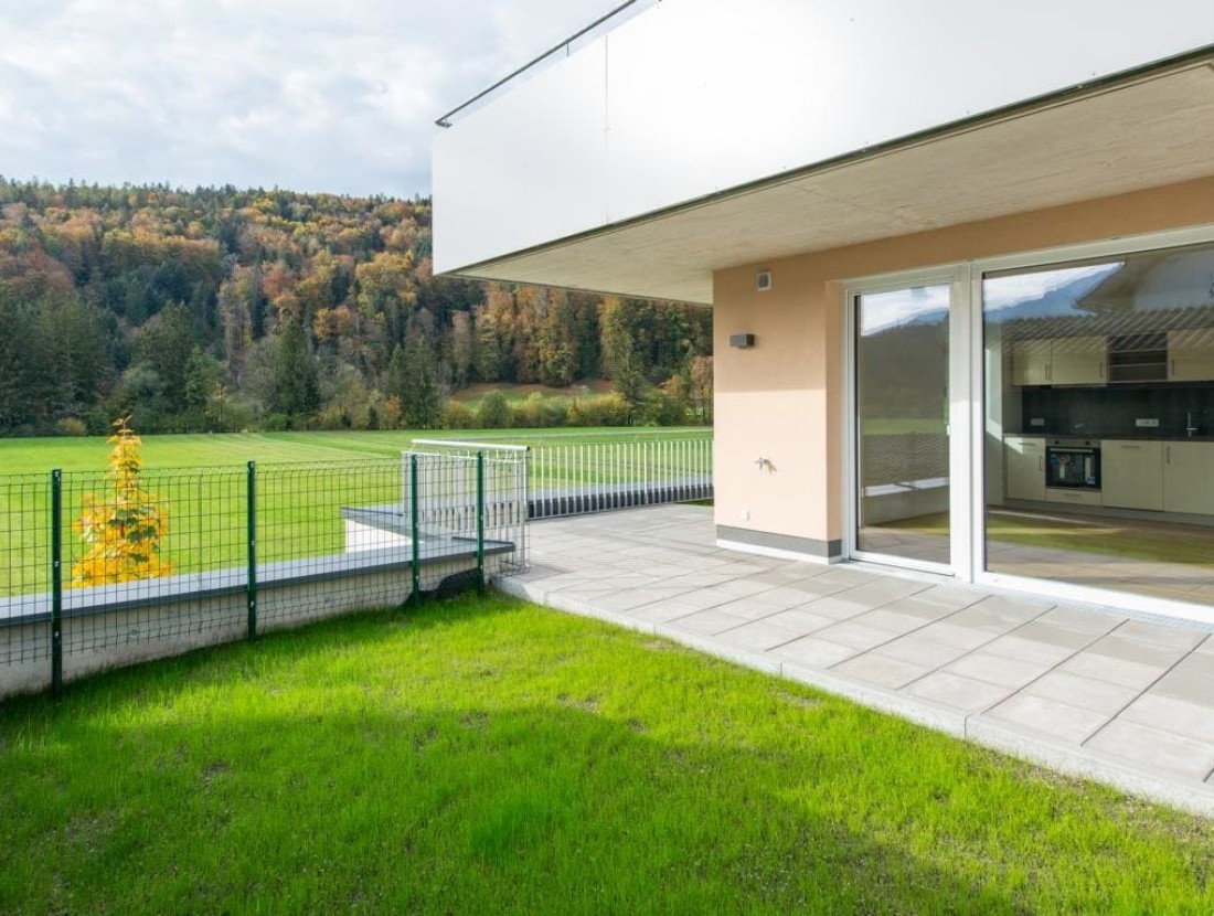 Lage im Grünen mit Terrasse