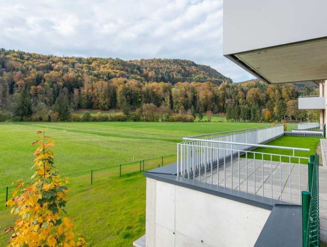 Lage im Grünen mit Terrasse