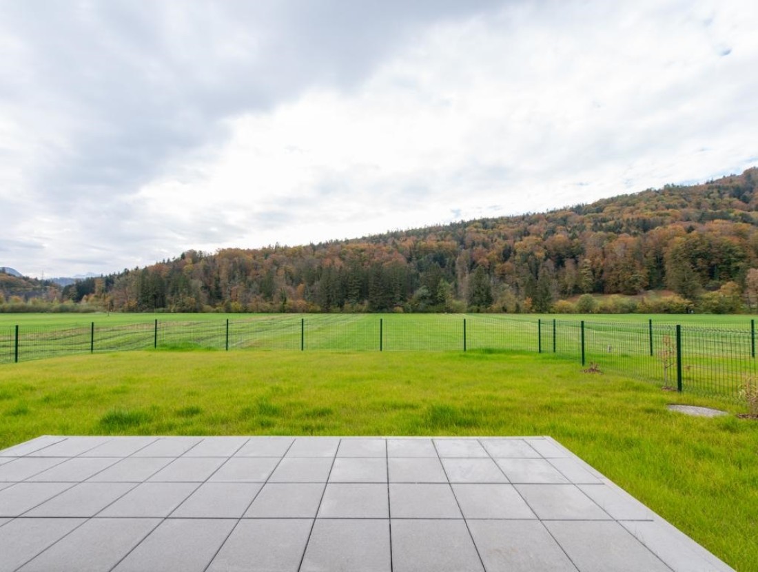 Lage im Grünen mit Terrasse