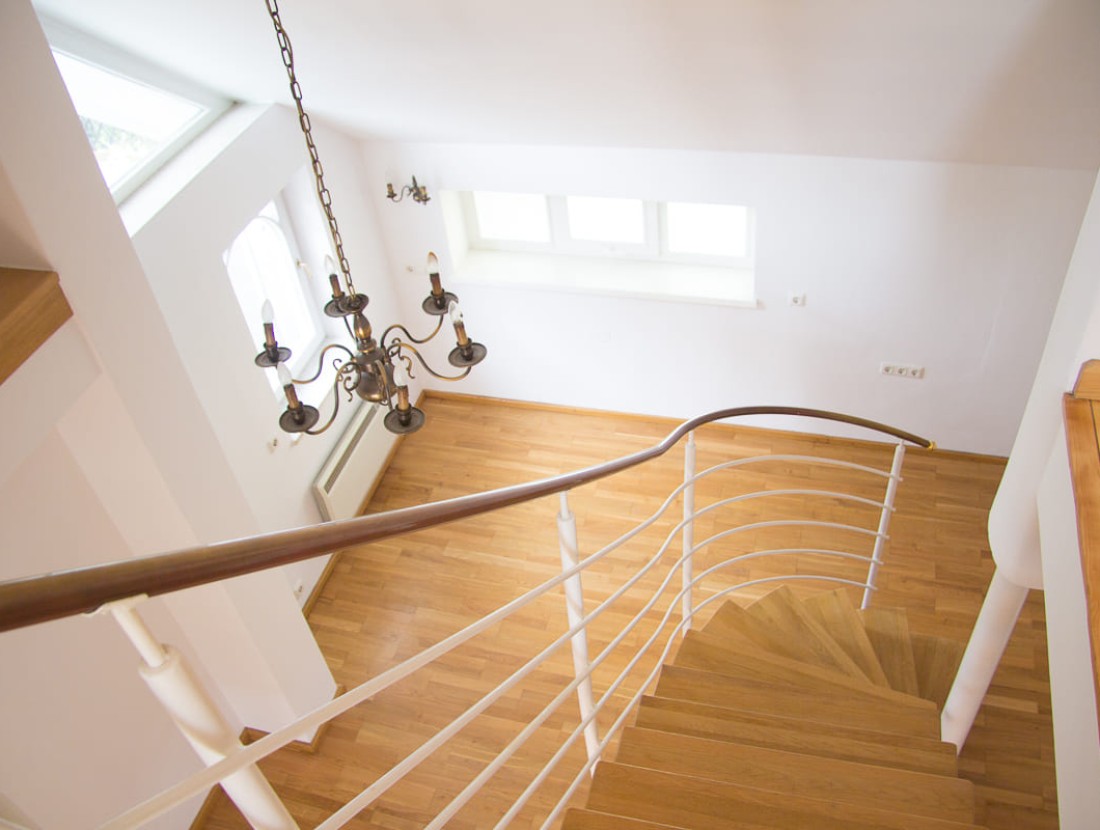 Hohe Räumer mit idealen Lichtbedingungen