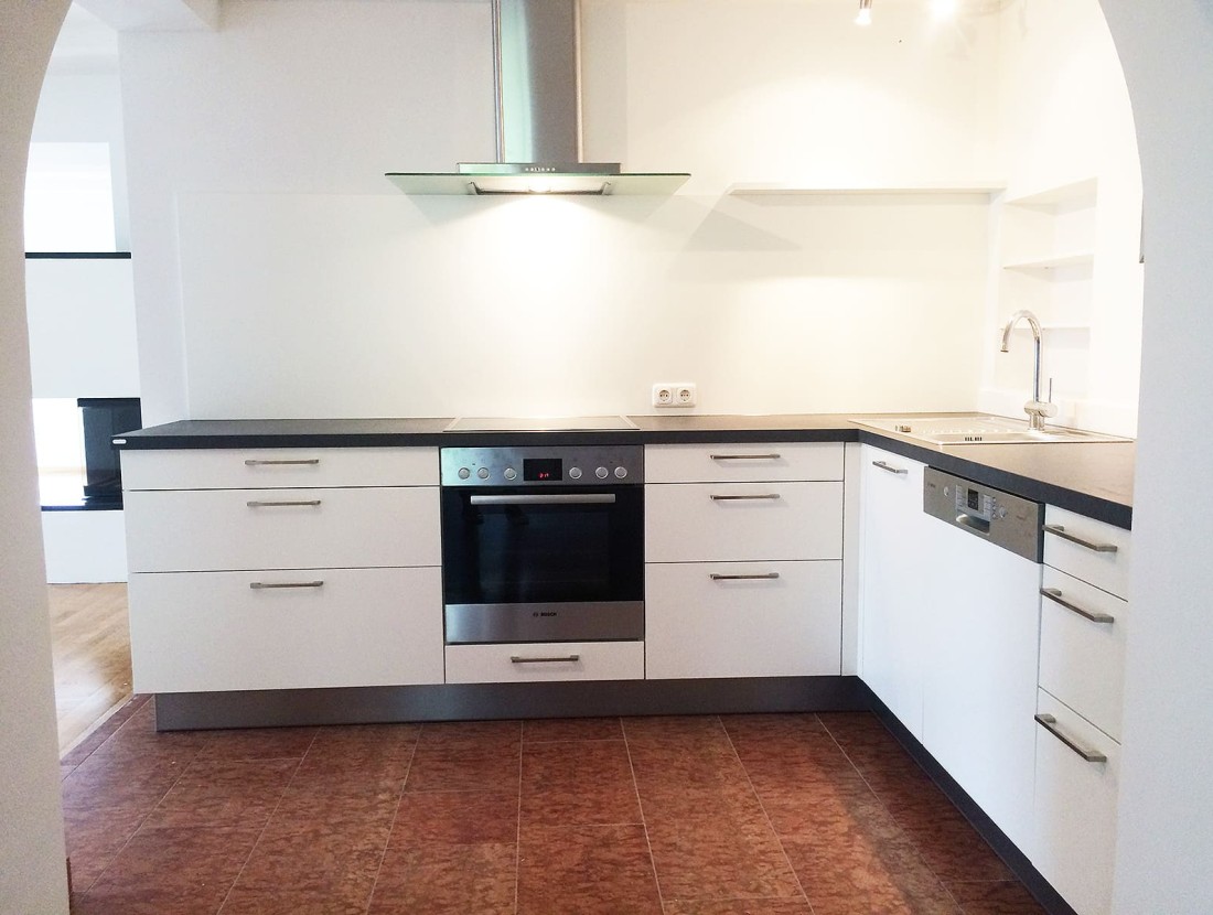 Geräumige hochwertige Küce