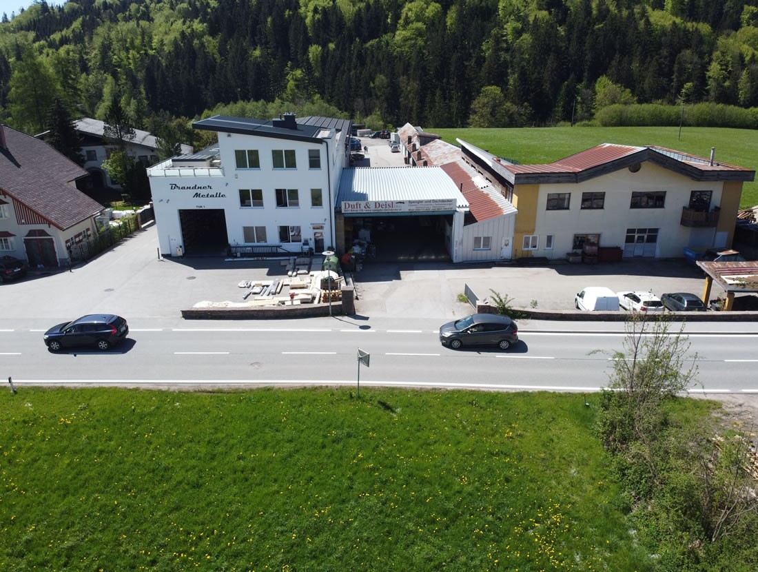 Lager- & Produktionshallen, Garagen, Freiplätze & Container